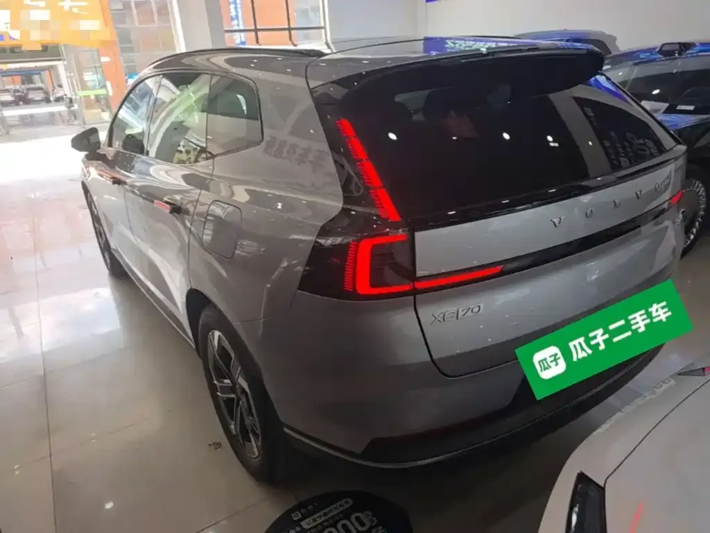 Volvo XC70 Plug-in Hybrid — фото 7