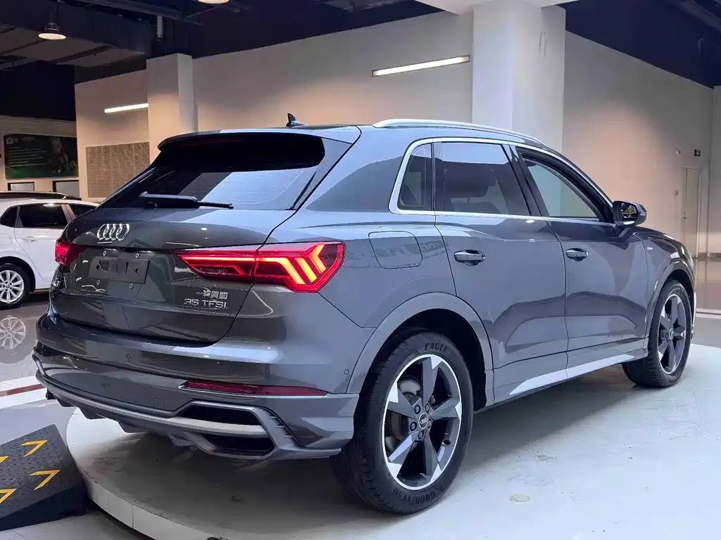 Audi Q3 — фото 7