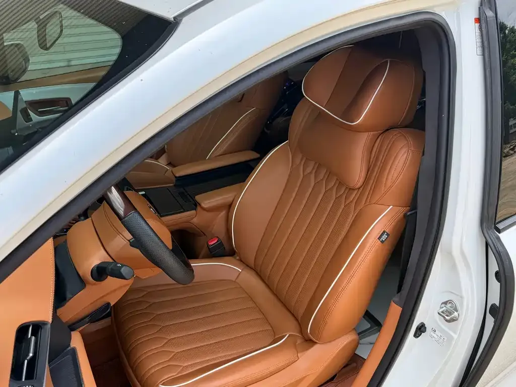 Toyota Granvia — фото 6