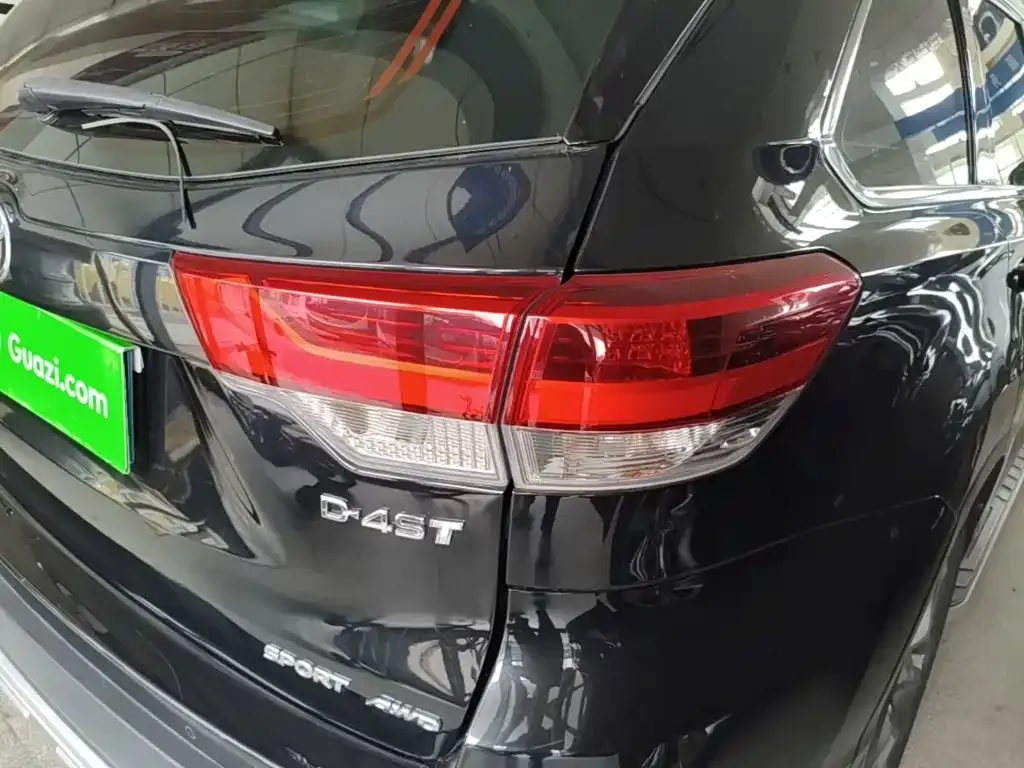 Toyota Highlander — фото 2