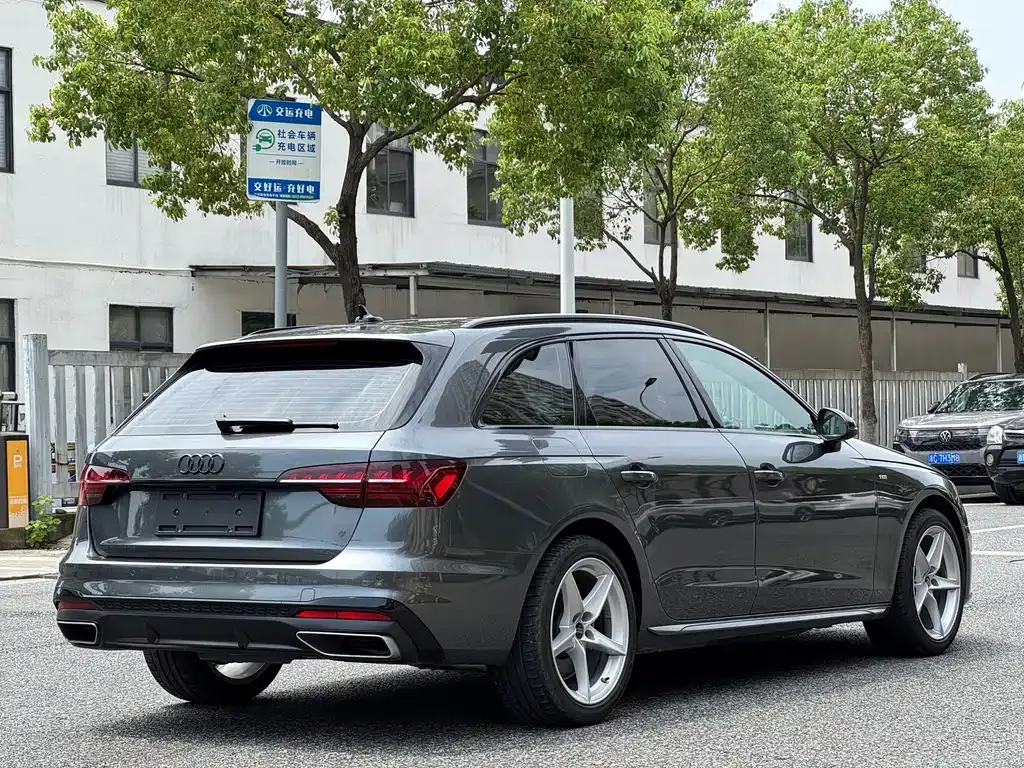 Audi A4 (Import) — фото 9
