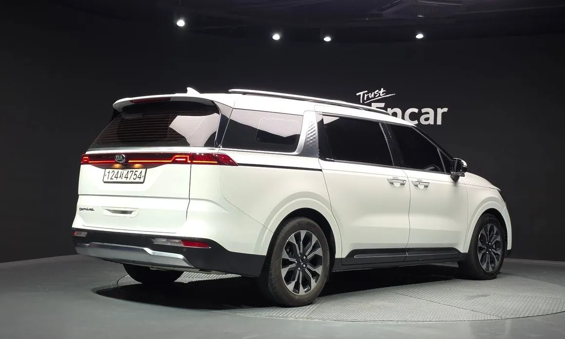 Kia Carnival — фото 7