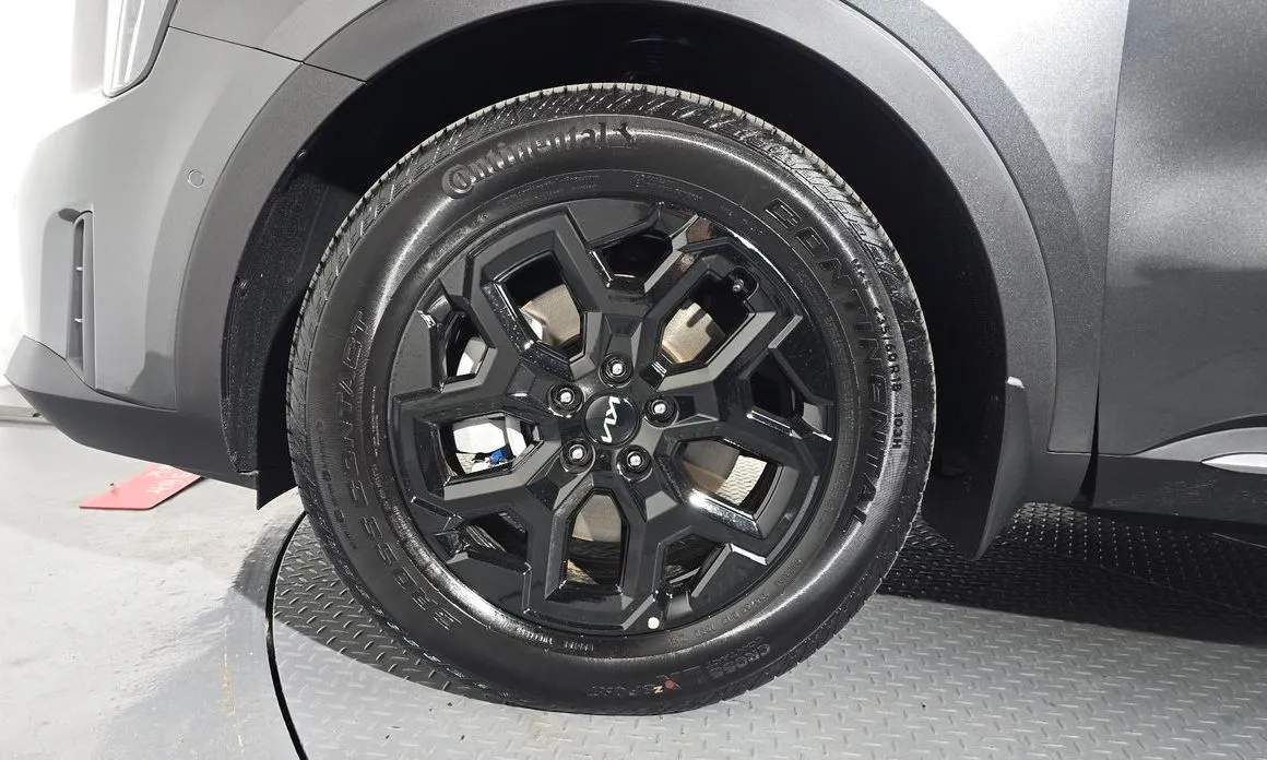 Kia Sorento — фото 8