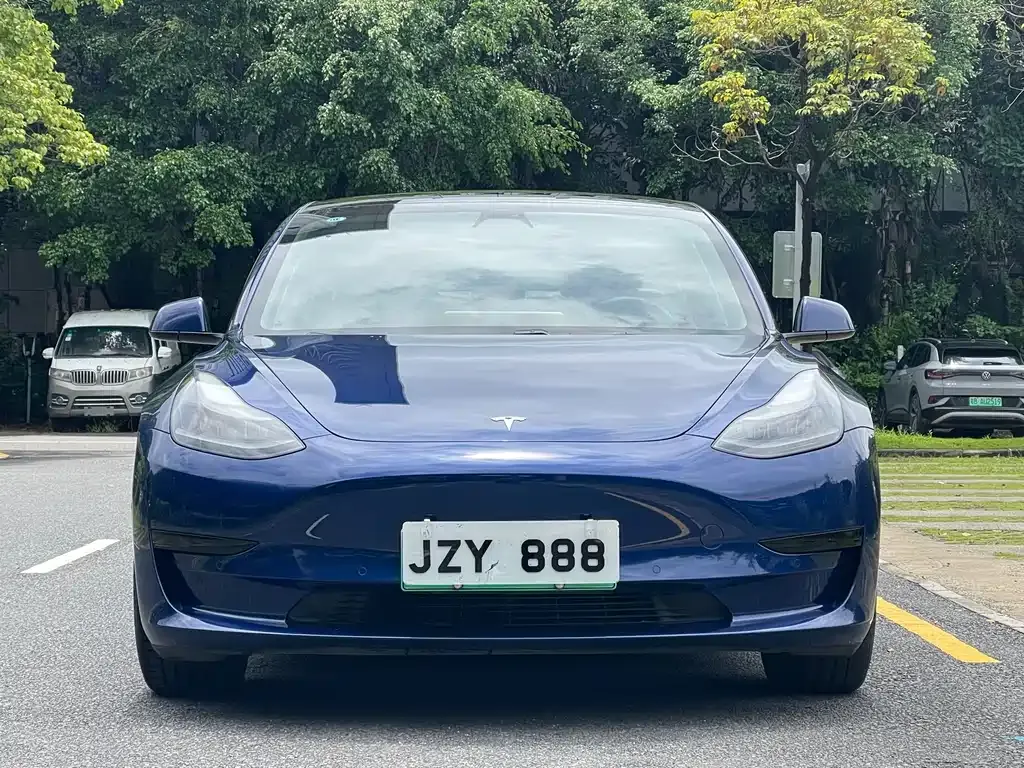 Tesla Model 3 — фото 3