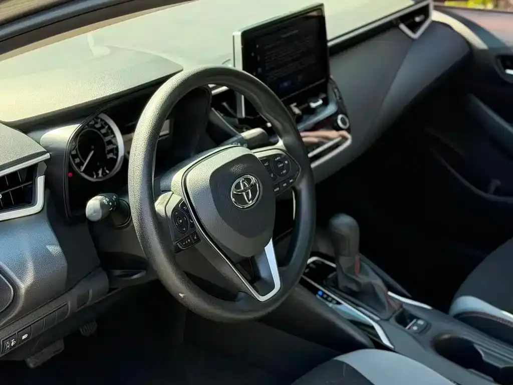 Toyota Corolla — фото 4