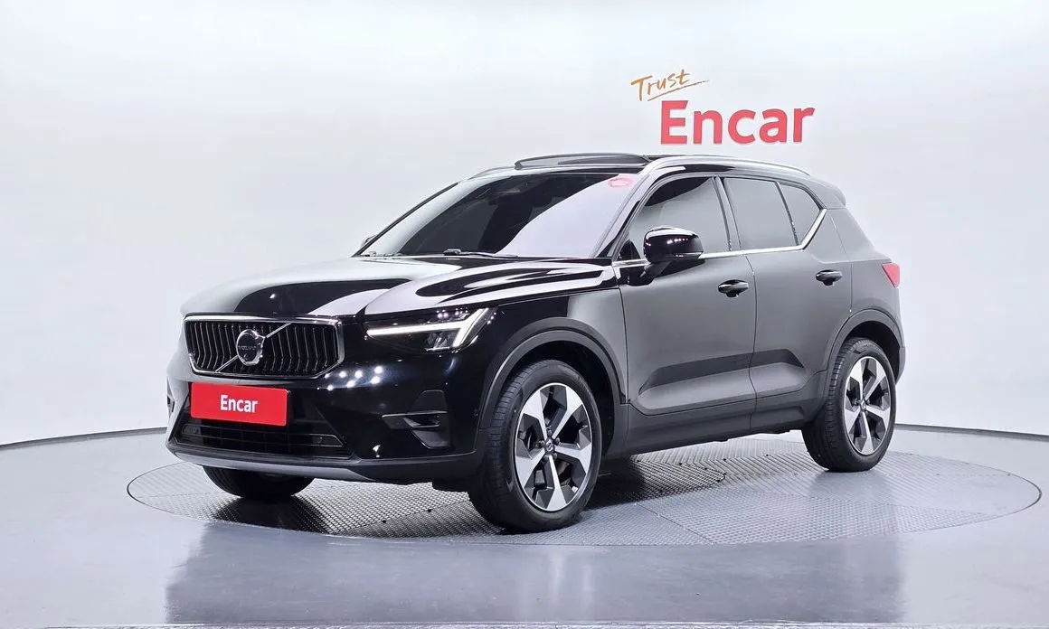 Volvo XC40 — фото 1