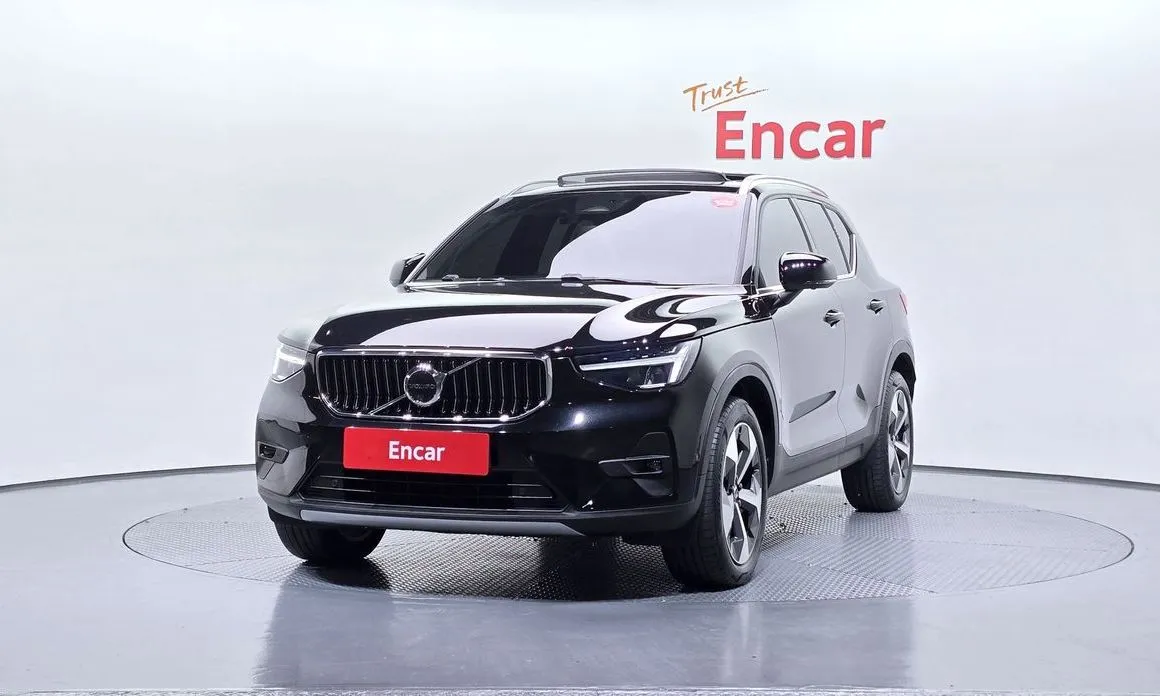 Volvo XC40 — фото 4