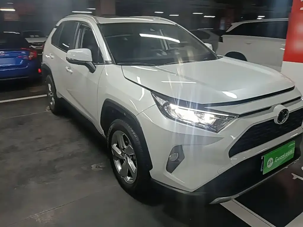 Toyota RAV4 — фото 4