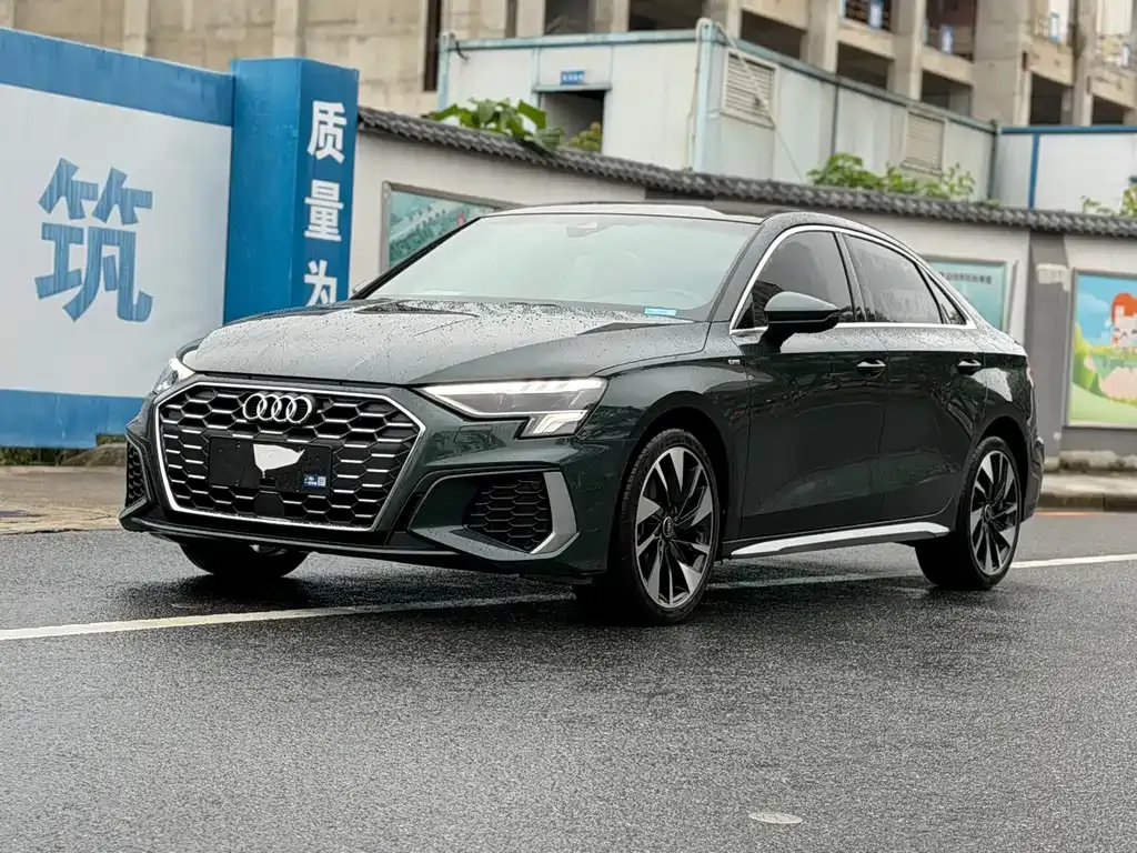 Audi A3 — фото 1