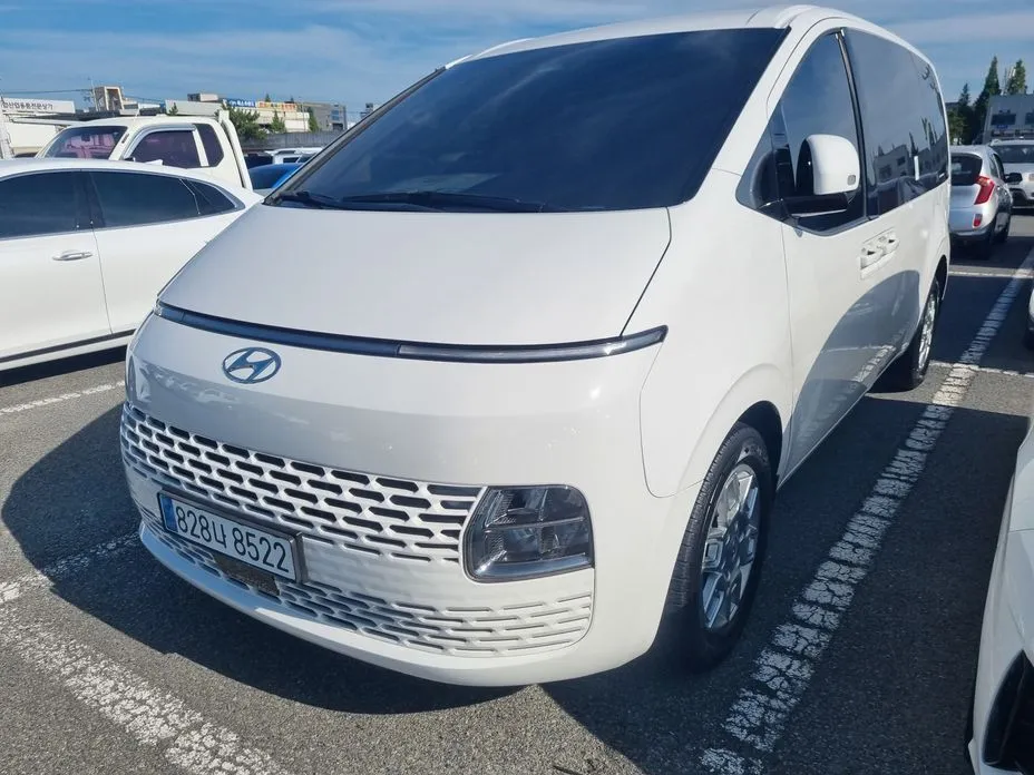 Hyundai Staria — фото 1