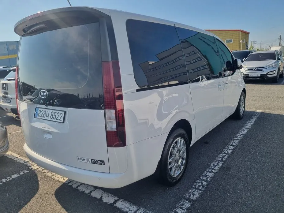 Hyundai Staria — фото 3