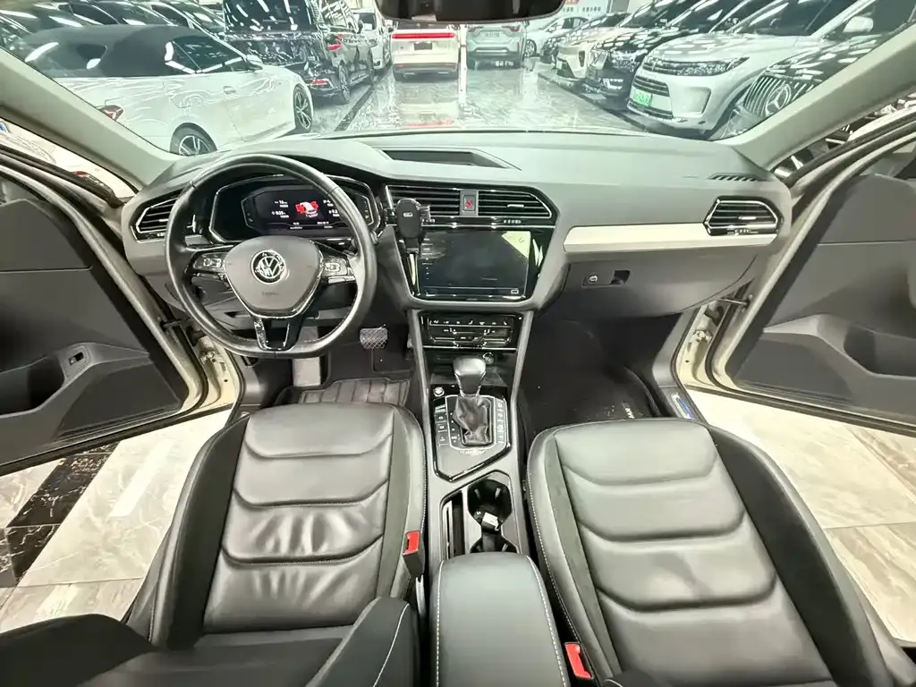 Volkswagen 途观L插电混动 — фото 2