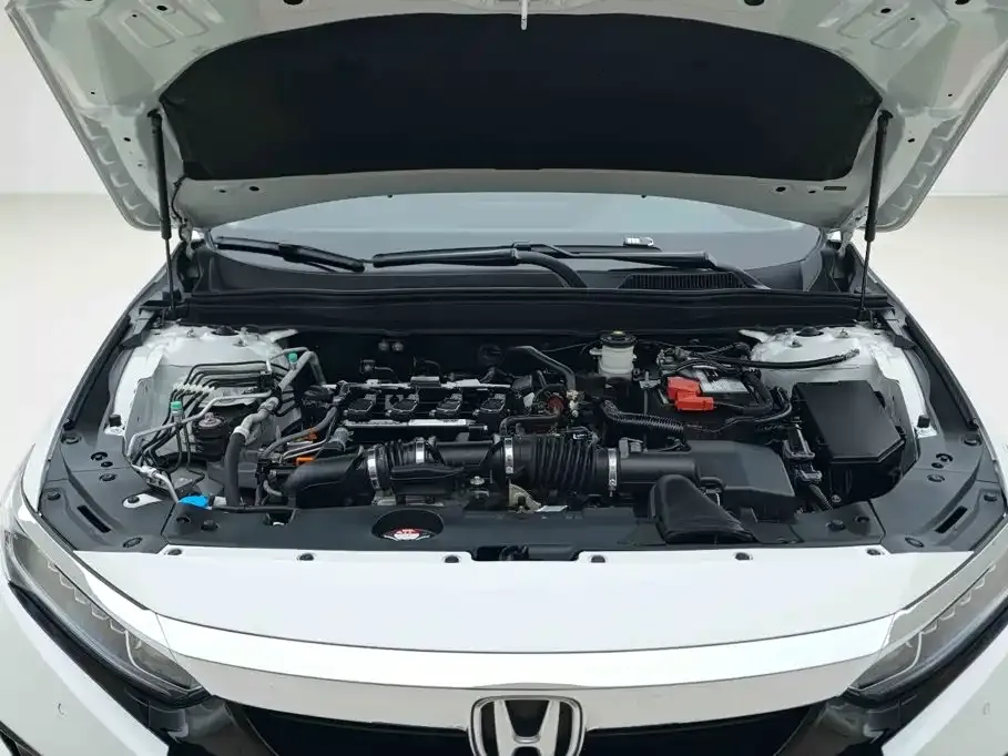 Honda Accord — фото 8
