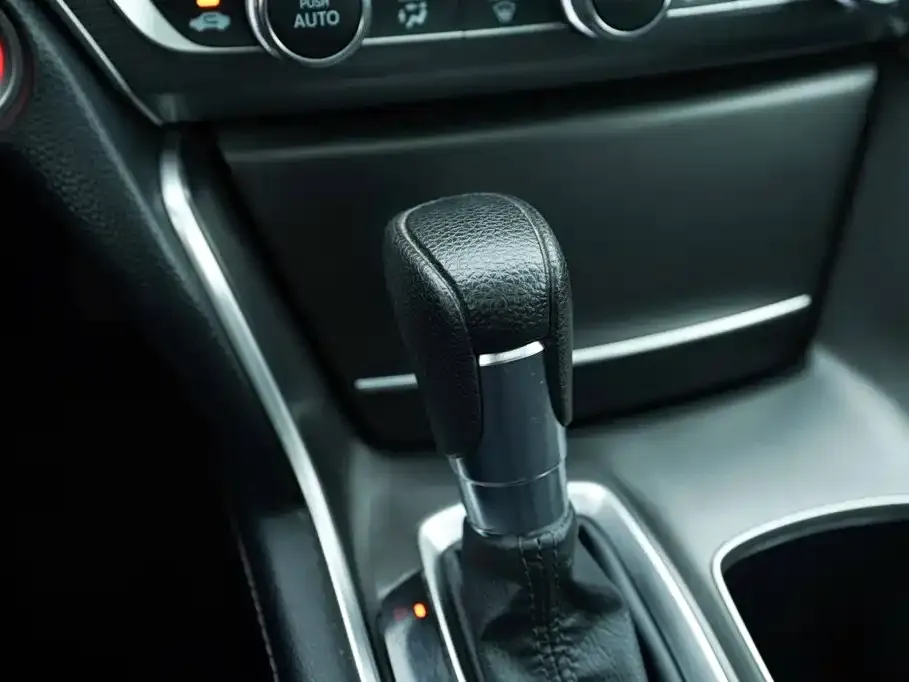 Honda Accord — фото 9