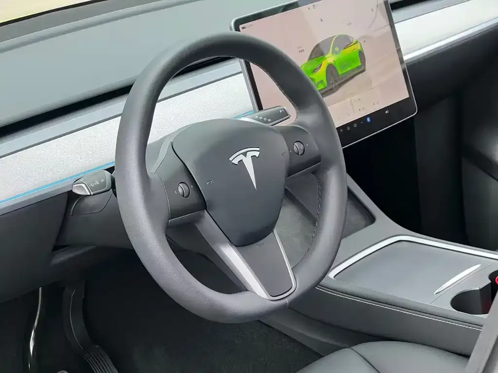 Tesla Model Y — фото 7