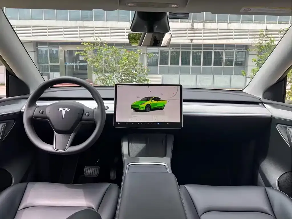 Tesla Model Y — фото 8