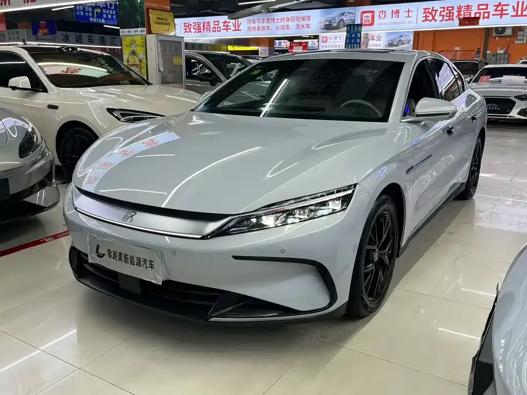 BYD Han — фото 10
