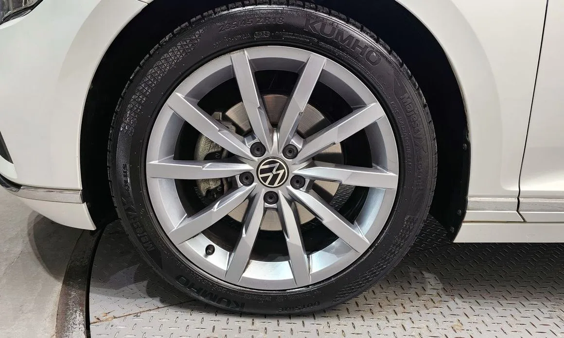 Volkswagen Passat — фото 10