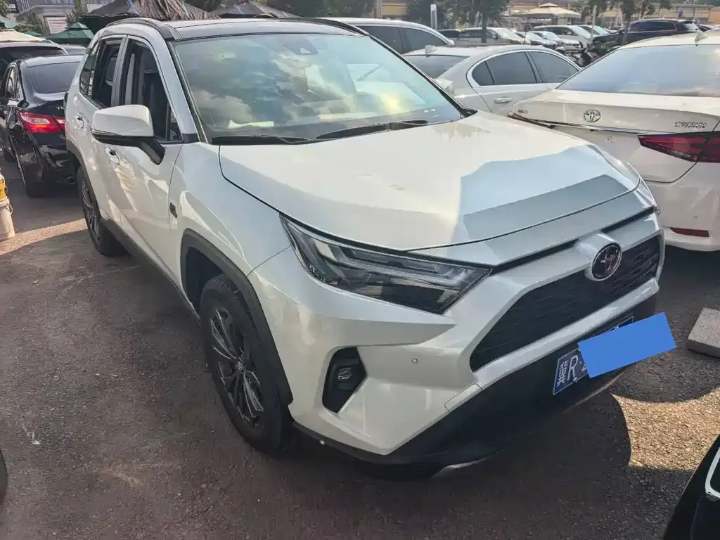 Toyota RAV4 — фото 10
