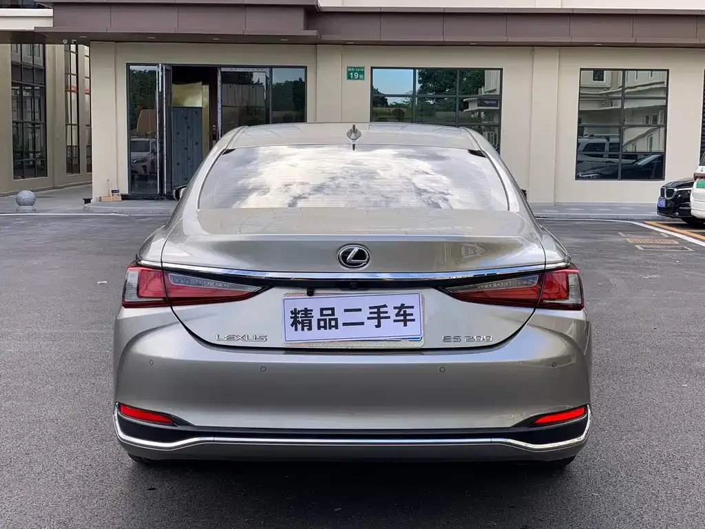 Lexus ES — фото 2