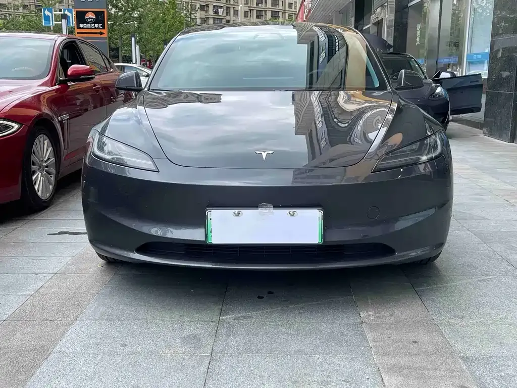 Tesla Model 3 — фото 6