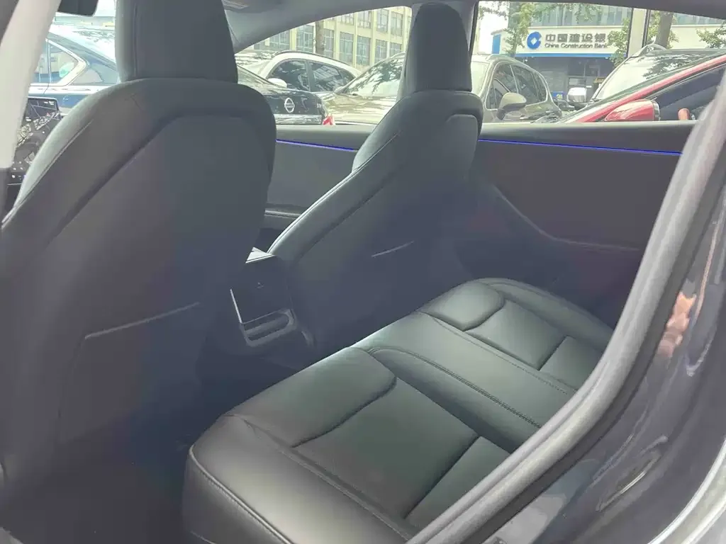 Tesla Model 3 — фото 3