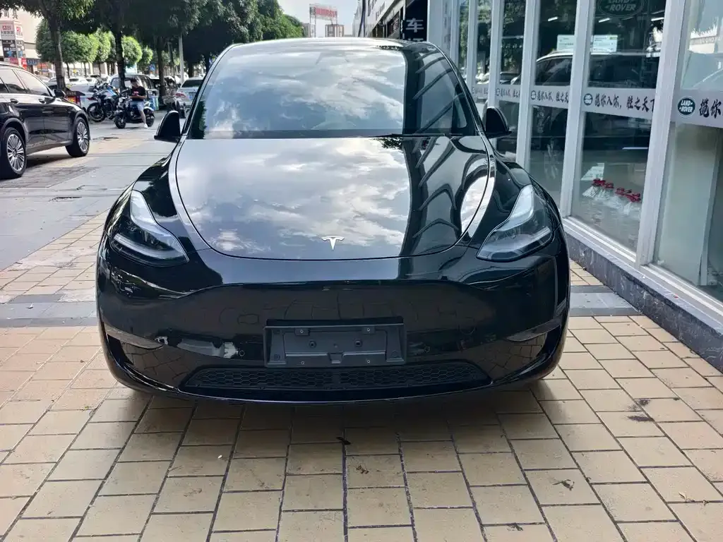 Tesla Model Y — фото 4