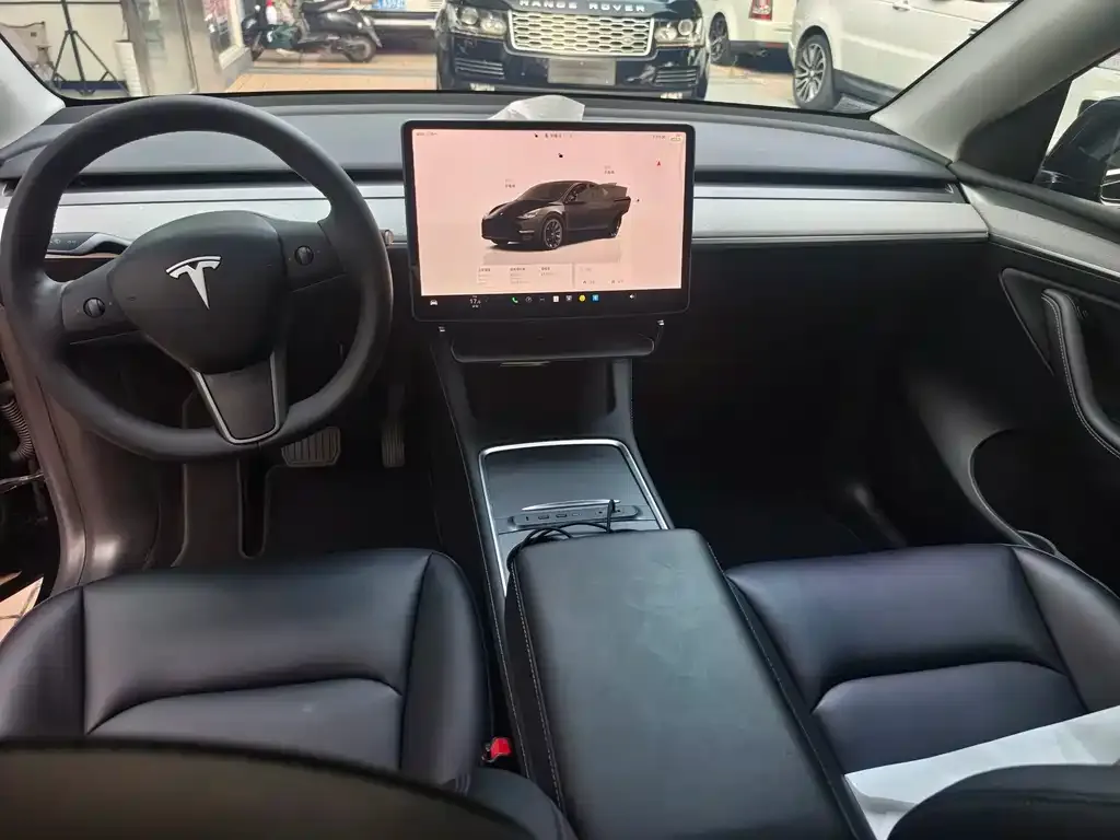 Tesla Model Y — фото 2