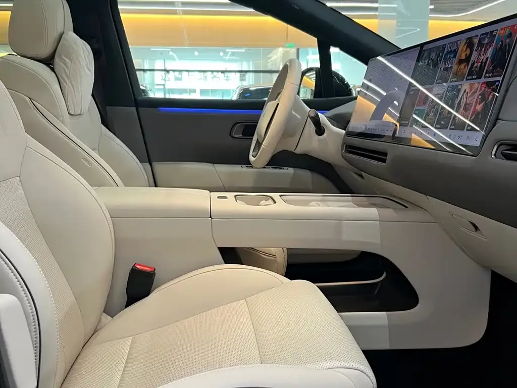 Li Auto i6 — фото 10