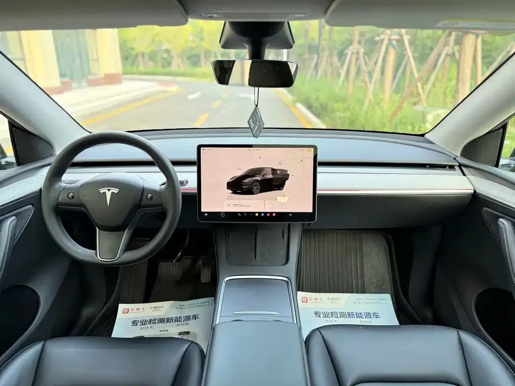 Tesla Model Y — фото 5