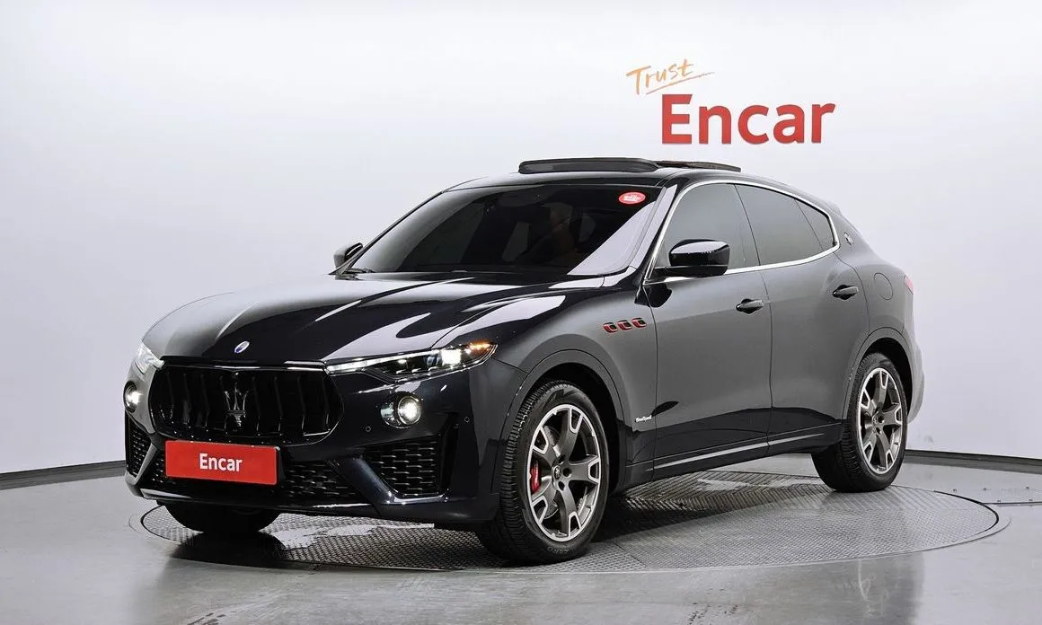 Maserati Levante — фото 1