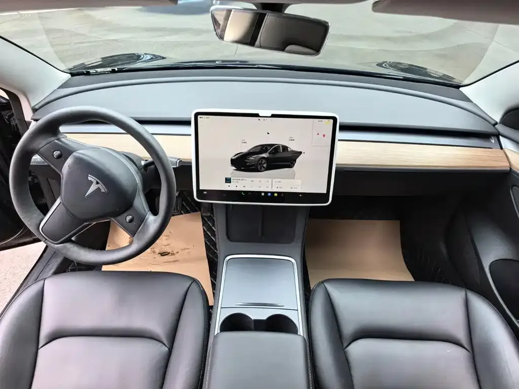 Tesla Model 3 — фото 4