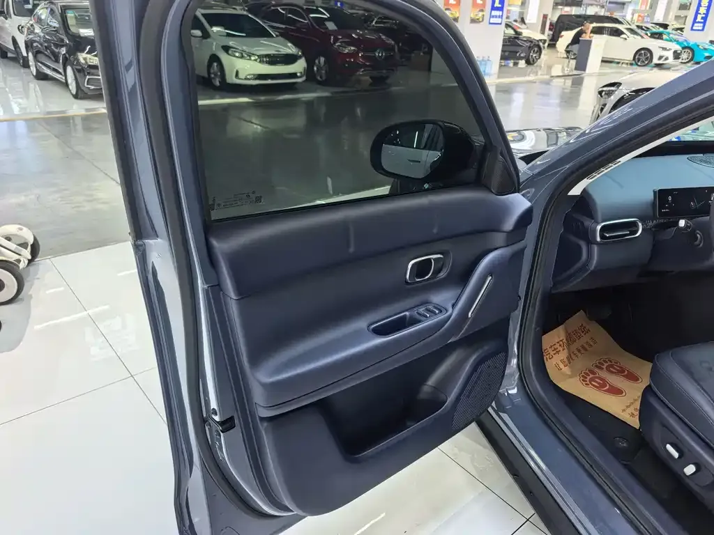 Leapmotor 零跑A10 — фото 3