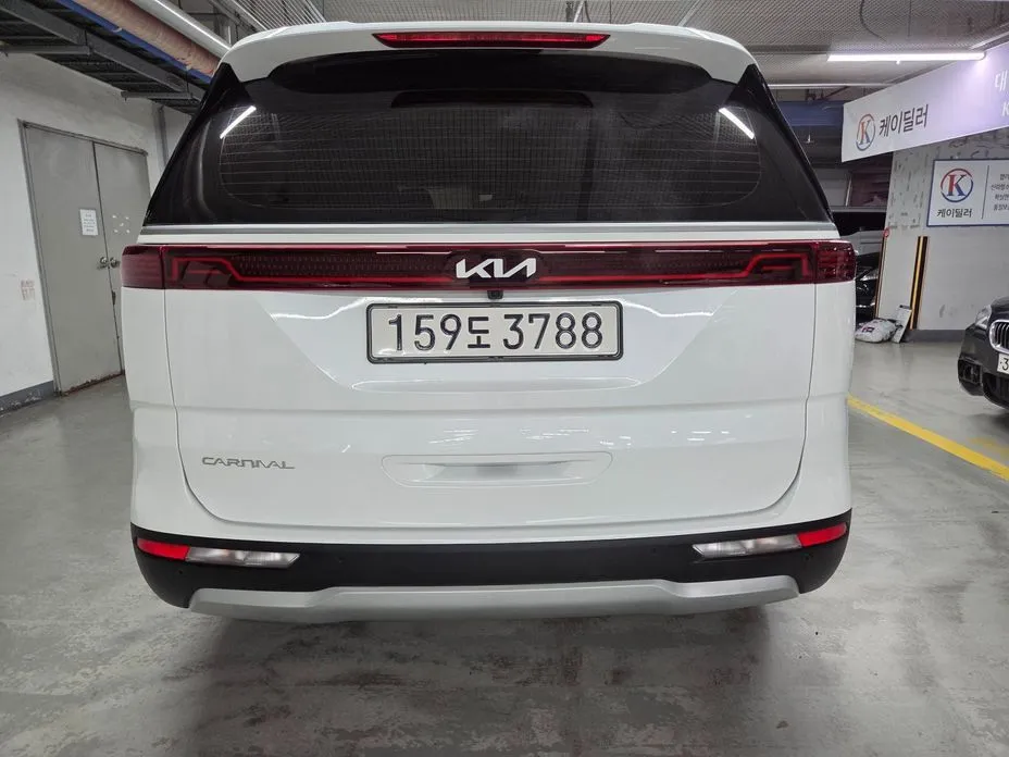 Kia Carnival — фото 8