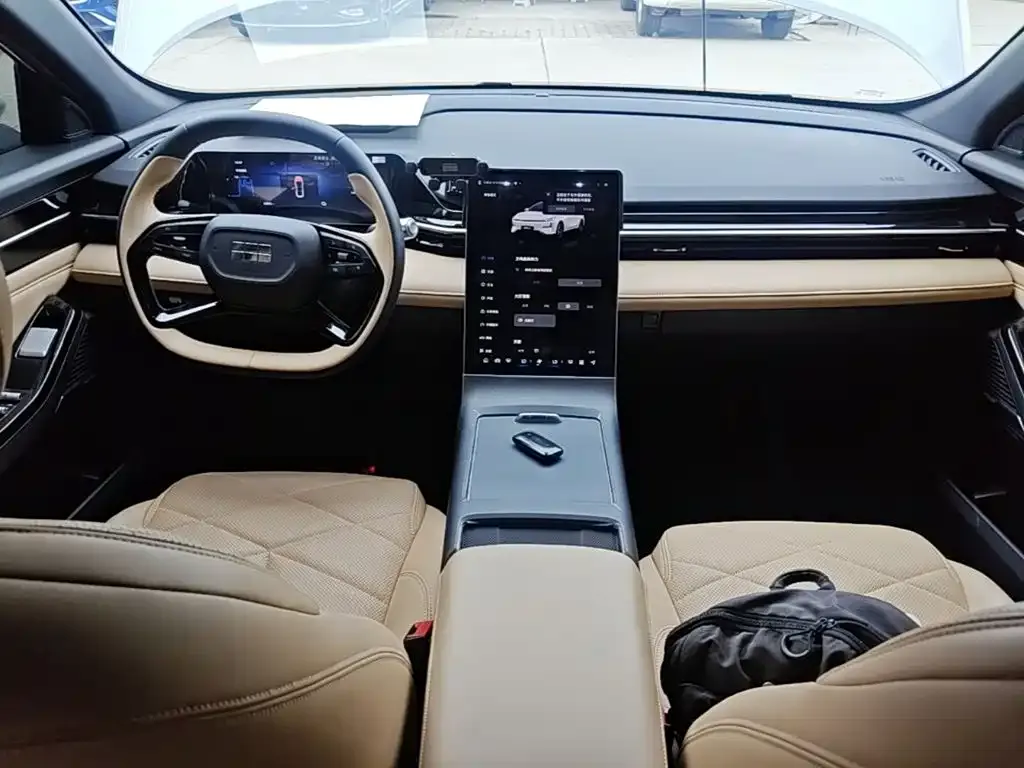Geely Galaxy L6 — фото 7