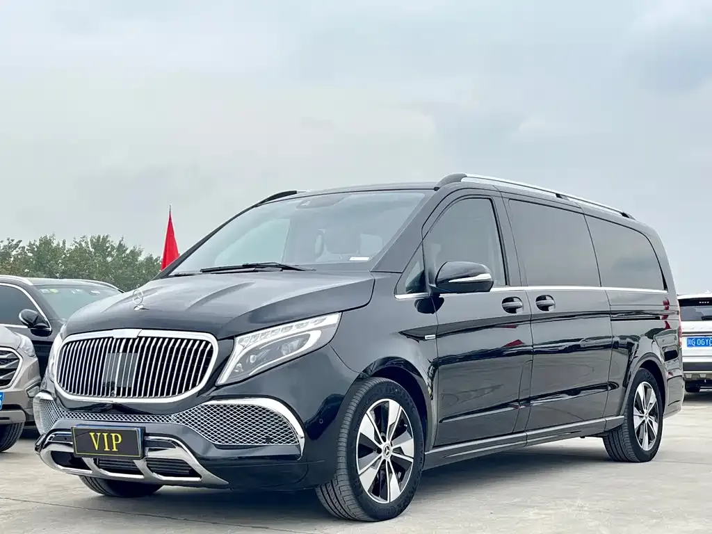 Mercedes-Benz V-Class — фото 1