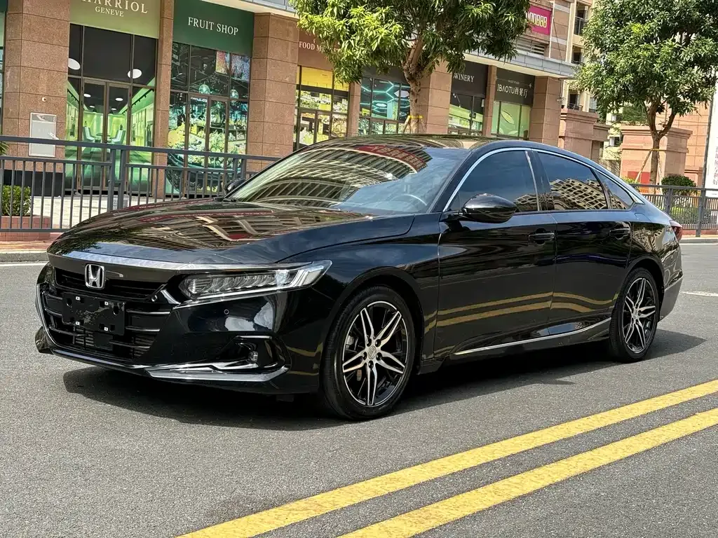 Honda Accord — фото 1