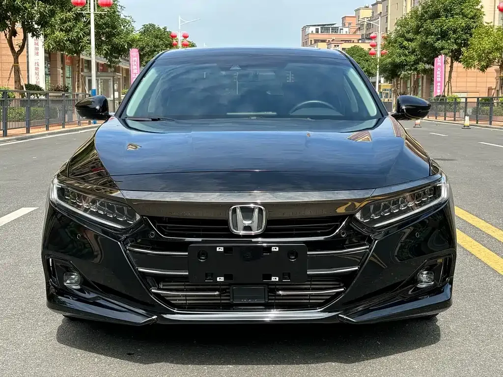 Honda Accord — фото 10