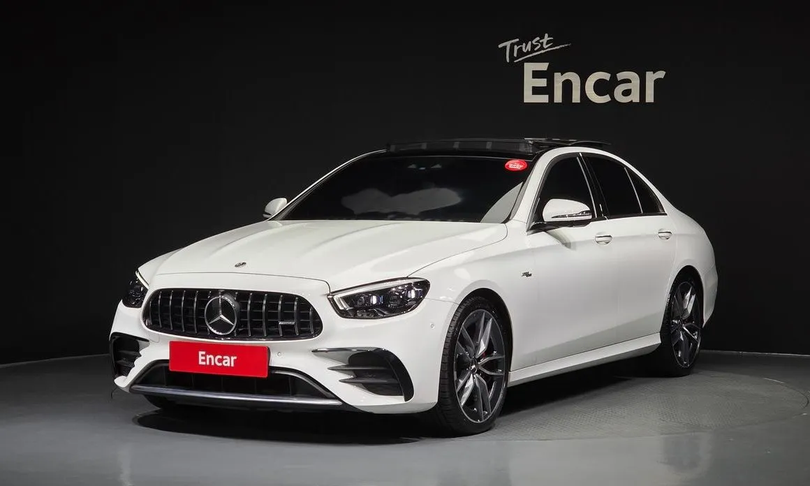 Mercedes-Benz E-Class — фото 1