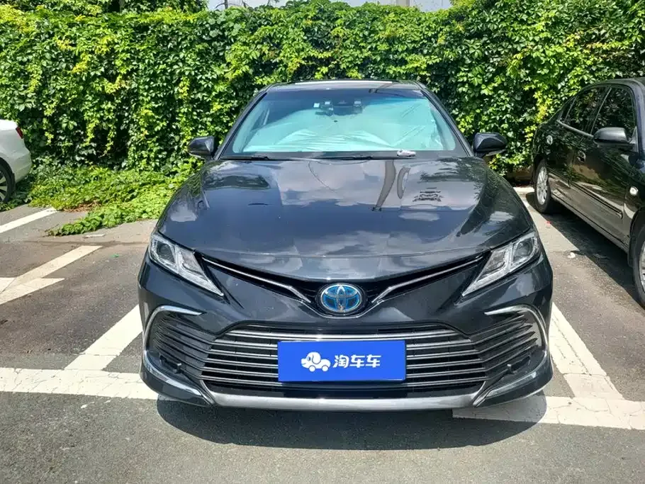 Toyota Camry — фото 9