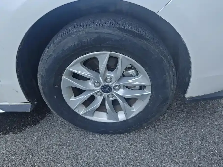 Toyota Granvia — фото 10