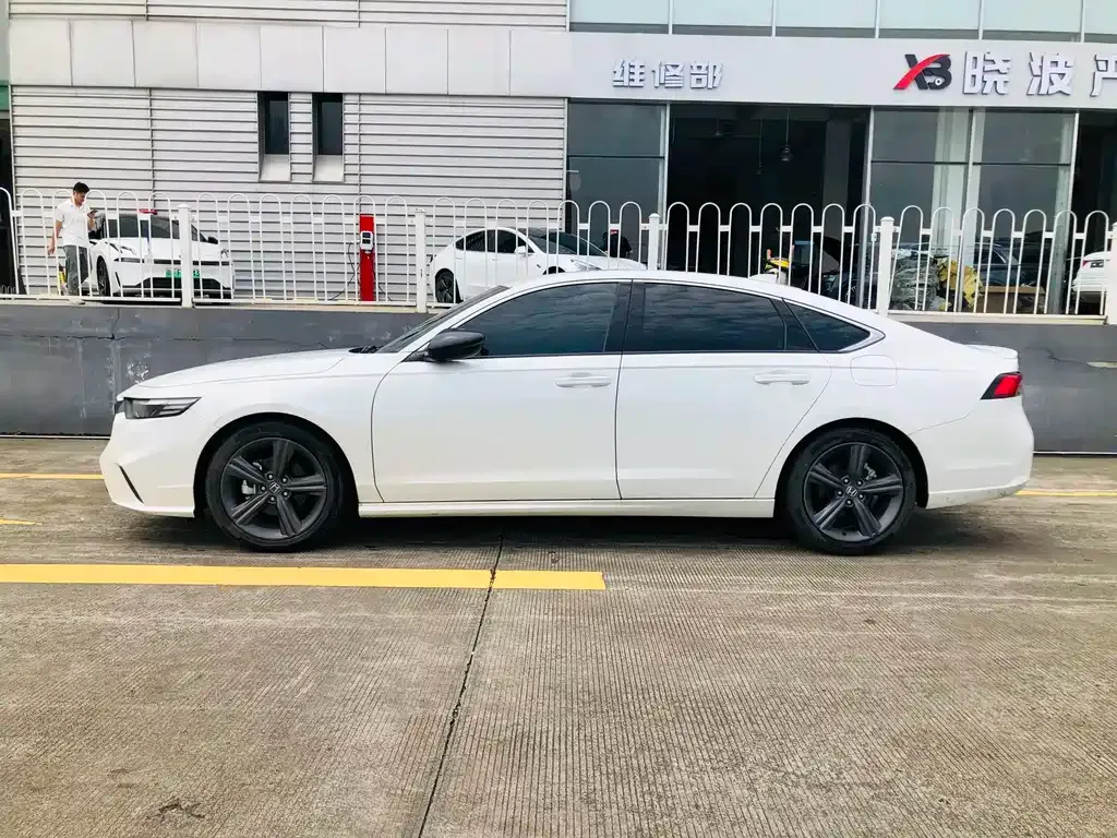 Honda Inspire — фото 8