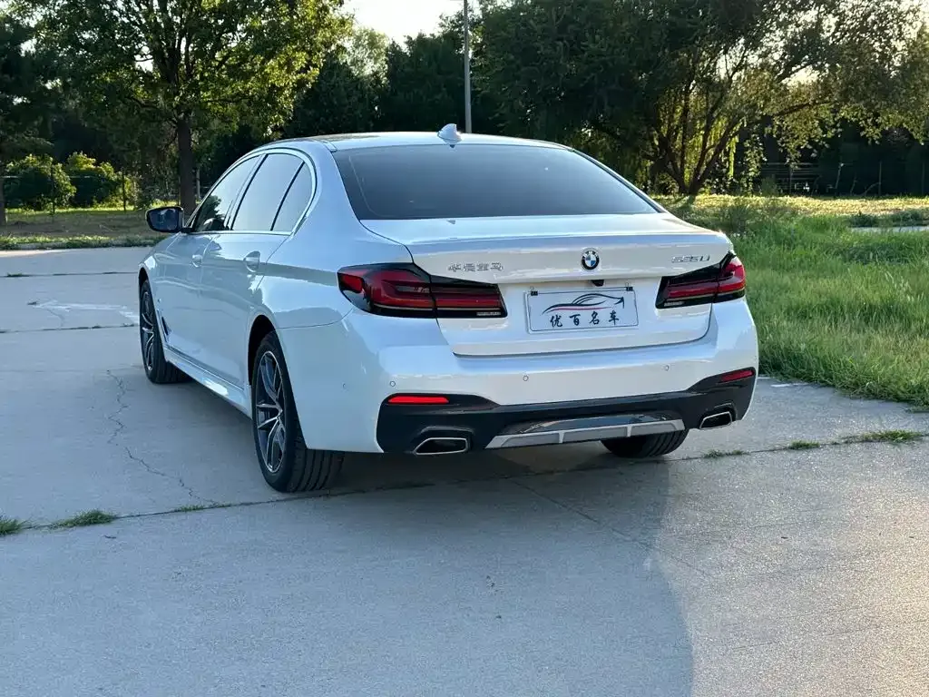 BMW 5 Series — фото 10