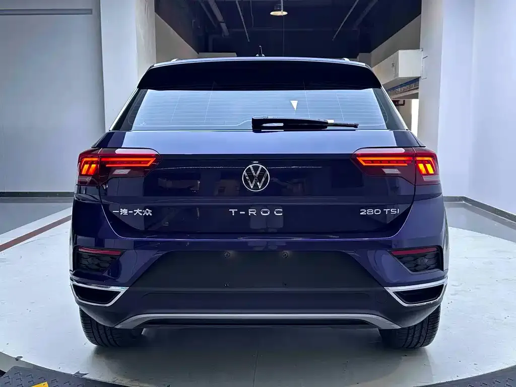 Volkswagen T-Roc — фото 4