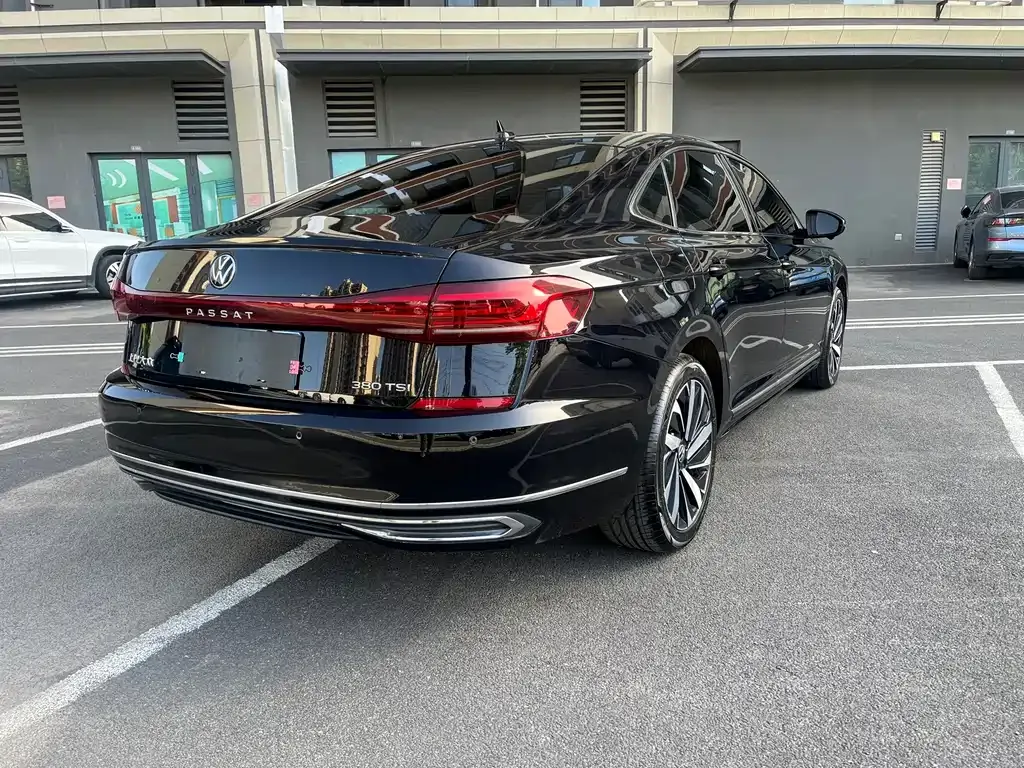 Volkswagen Passat — фото 10