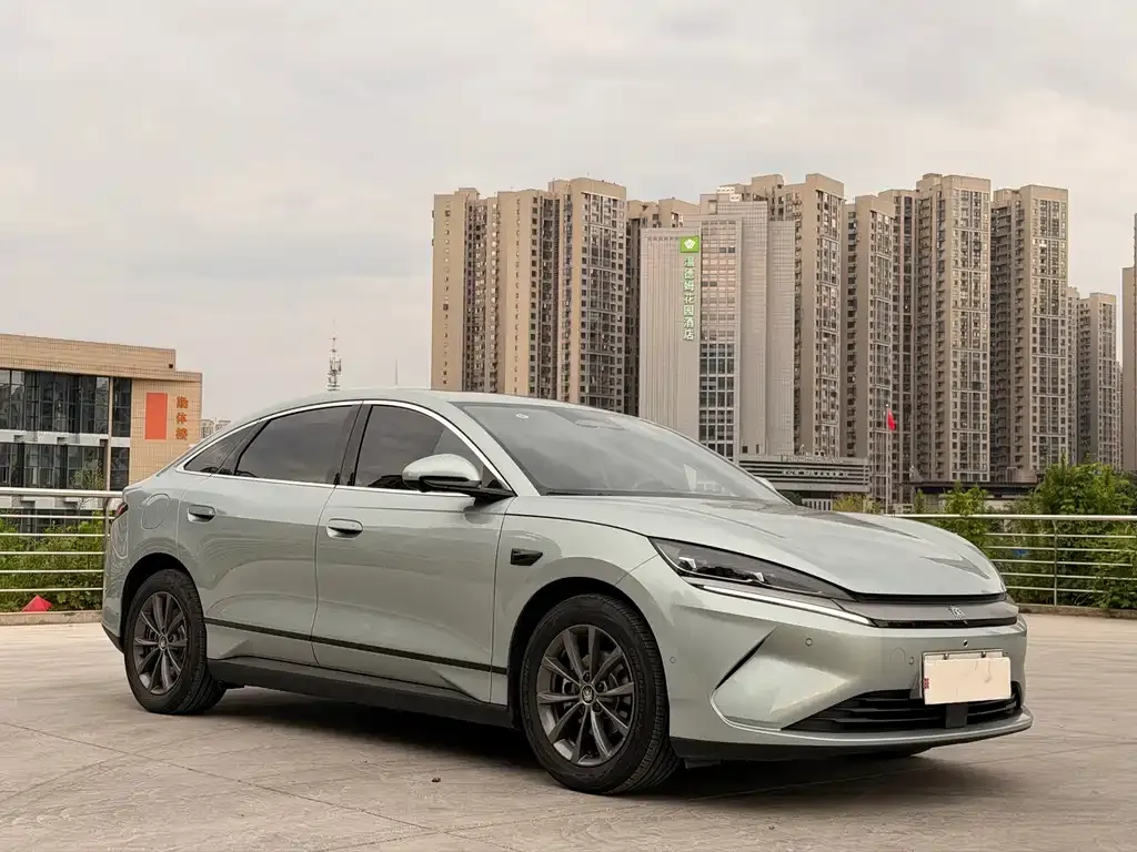 BYD Qin L — фото 8