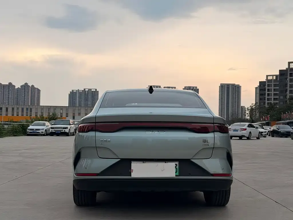 BYD Qin L — фото 2