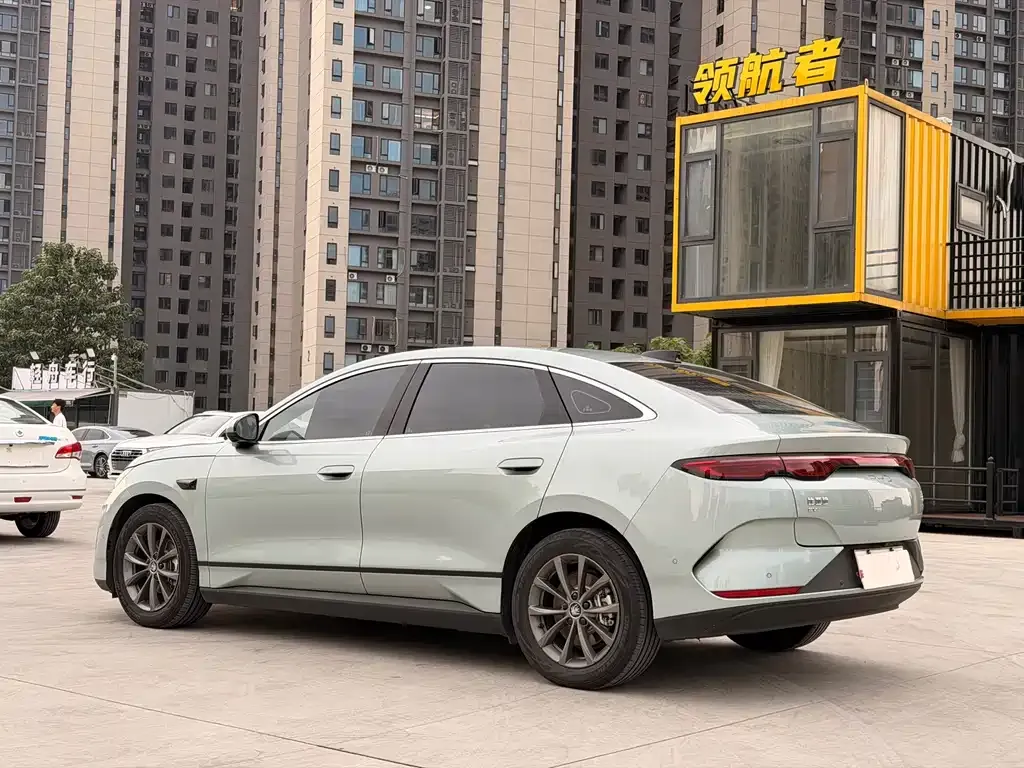 BYD Qin L — фото 9