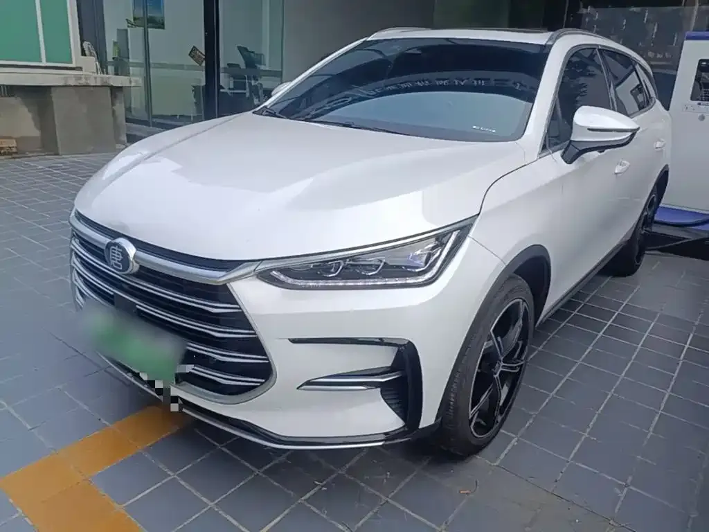 BYD Tang New Energy — фото 1