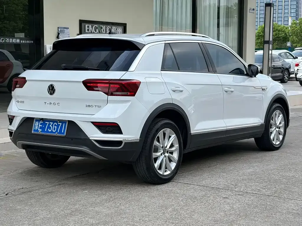 Volkswagen T-Roc — фото 5